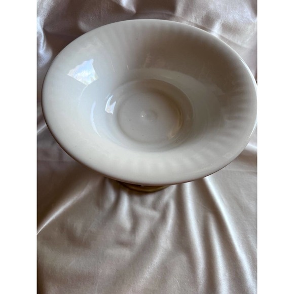 Hyalyn white ceramic compote and stand - Picture 3 of 8